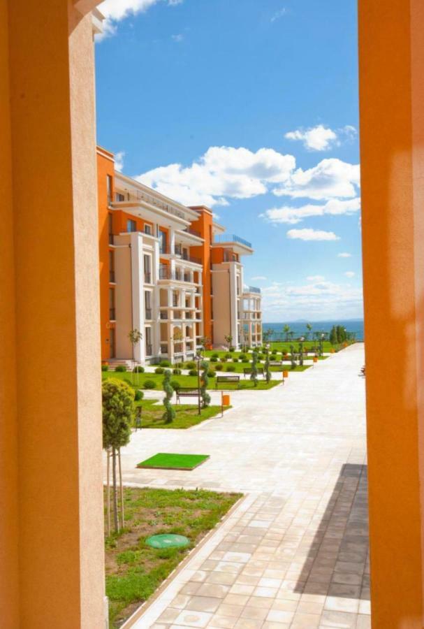 Apartment In Prestige Fort Beach Sveti Vlas Exterior foto